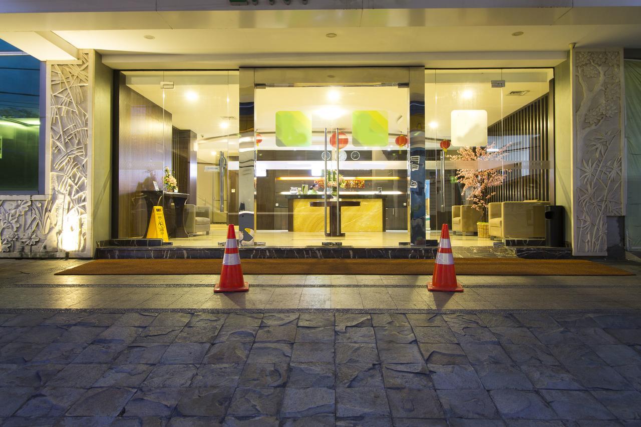Reddoorz Near Roxy Hotell Jakarta Exteriör bild