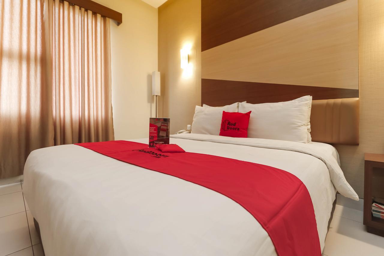 Reddoorz Near Roxy Hotell Jakarta Exteriör bild